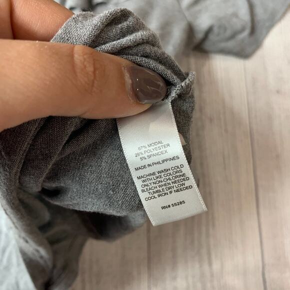 Express Gray Ruffle Trim Tee Small - Picture 5 of 5